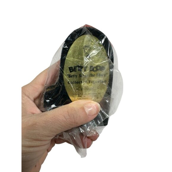 new BETTY BOOP collector figurine danbury mint BETTY SINGS THE BLUES - Picture 7 of 7